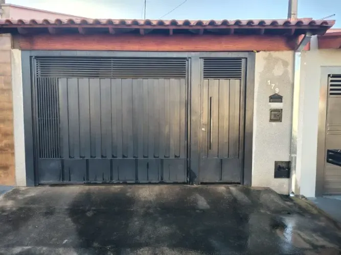 Casa Meio Terreno em Matão