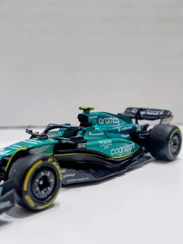 Aston Martin Fernando Alonso Escala 1:43