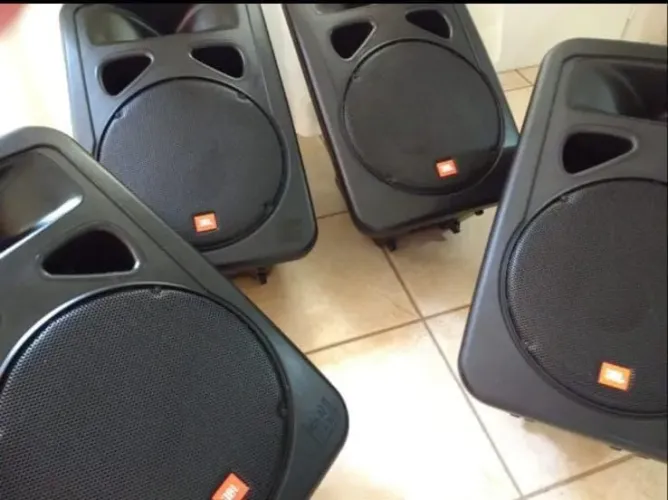 4 caixas jbl eon 15 polegadas passivas  oportunidade