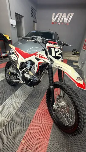 CRF 230 F