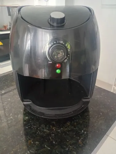 Vendo Air Fryer marca Britânia Bfr 10p, 220v, 4 litros