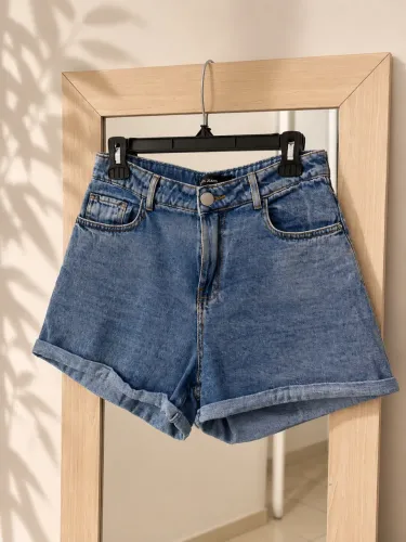 Short jean tamanho 38