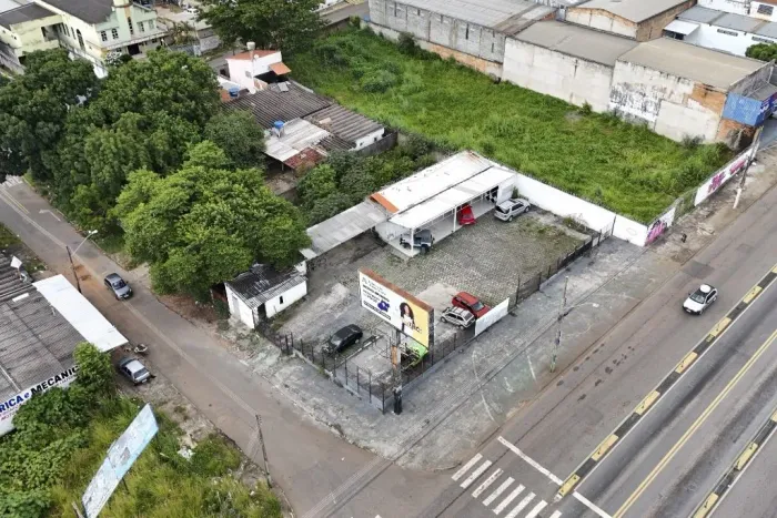 Área para locação na Avenida Anhanguera com 800m² por R$ 12.000/mês
