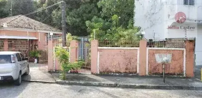 VENDO ÓTIMA CASA COM 600M² NO BAIRRO BOA VISTA / RECIFE
