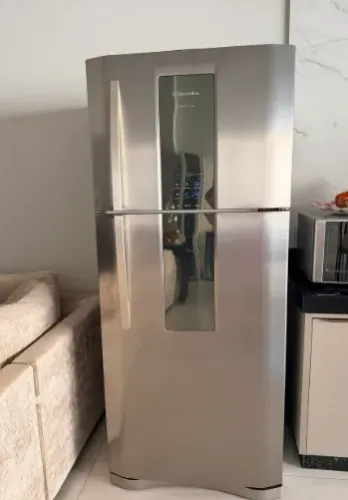 Geladeira Electrolux Inox ( com DEFEITO)
