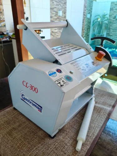 CILINDRO LAMINADOR DE MASSAS GASTROMAQ CL-300 (Semi-Novo / Excelente Estado)