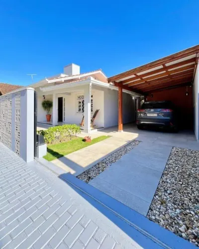 Casa para Venda em Camboriú, Cedro, 3 dormitórios, 2 banheiros, 2 vagas