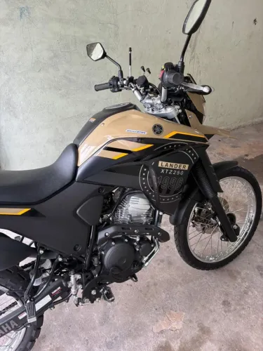 Vende se uma moto