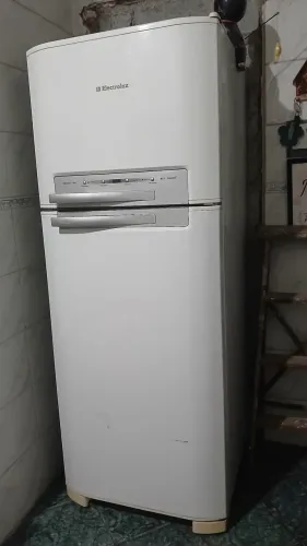 Geladeira Electrolux Sem Motor - Para Retirada de Peças / Sucata