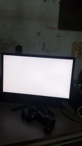 Monitor com Tela branca ?