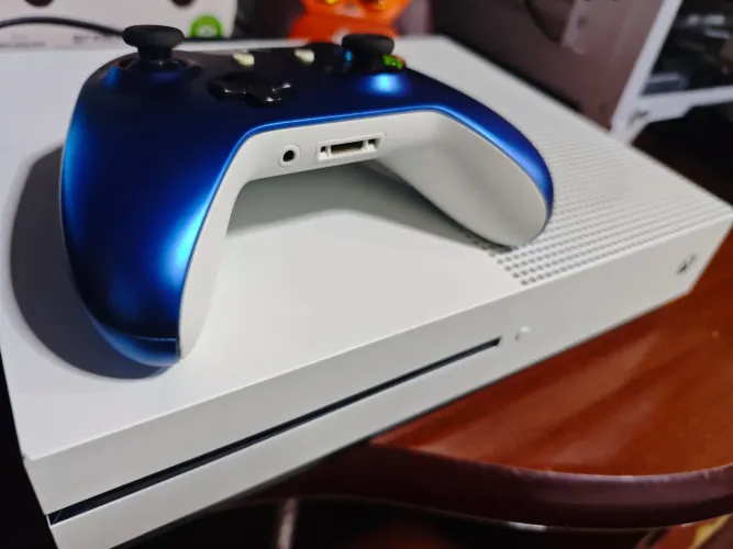 Xbox one S em perfeito funcionamento 1tera