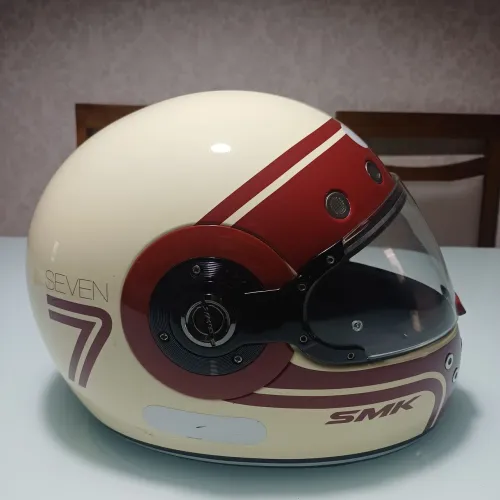 Capacete fechado SMK retrô