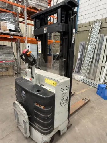 Empilhadeira Elétrica BYG EGV-16 1.6 Ton - Stacker