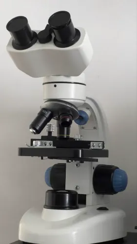 Microscópio Biológico Binocular Novo 40x-1000x + Adaptador Celular - Maleta + Acessórios.