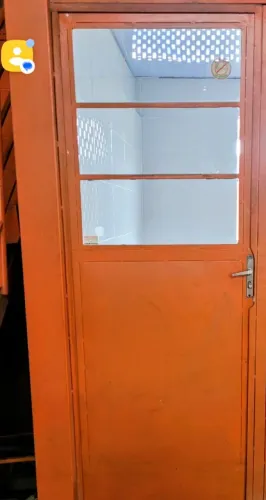 Porta de Ferro/Aço Reforçada com Vidro - Medida Especial (1,10m x 2,20m)