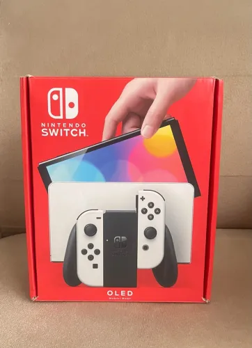 Nintendo OLED na caixa