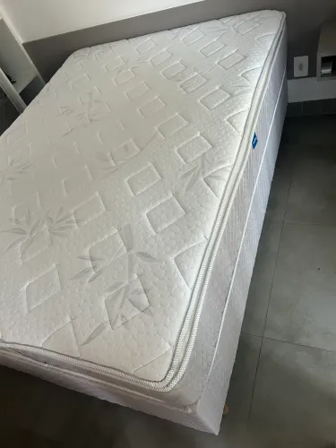 Cama Box Umaflex 2 anos de uso