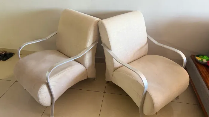 Vendo poltronas seminovas, mas com estado de zero.