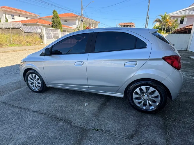 Chevrolet Onix Hatch LT 1.4 8V Flex Mec. 4P 2018