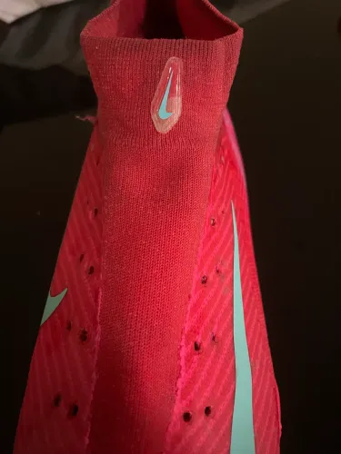 Chuteira Nike mercurial