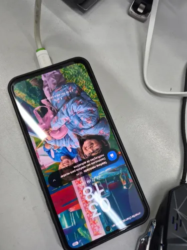 Celular A35 com defeito