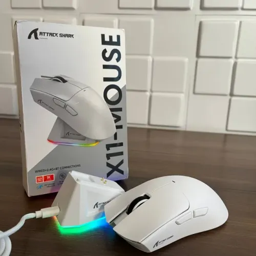 Mouse Gamer Sem Fio Attack Shark X11 Com Três Modos BT 2.4G E Base De Carregamento-Branco