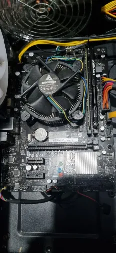 Placa mae 9 geração e i3 9100f. Troco por kit ryzen.