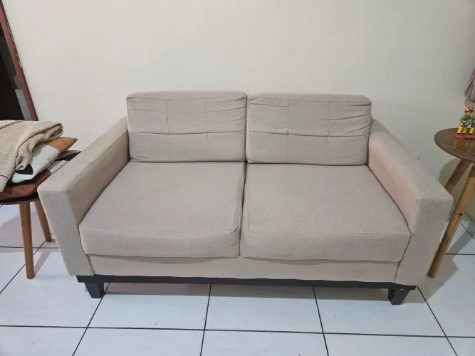 Sofá dois lugares linho bege