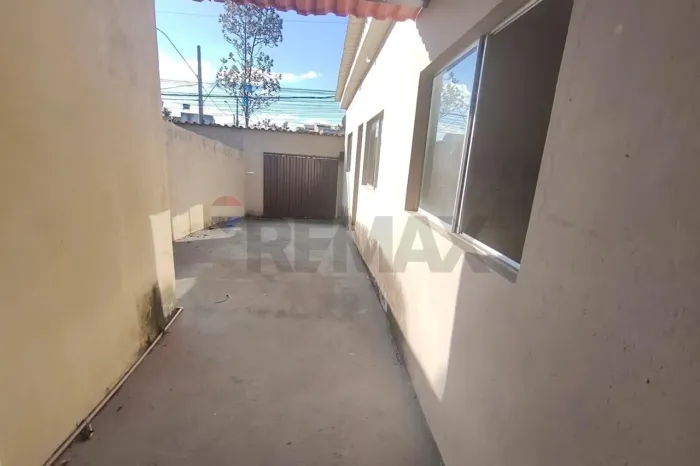 Barracão para Locação  Bairro Colorado - 1 quarto, 2 Vagas de garagem e quintal