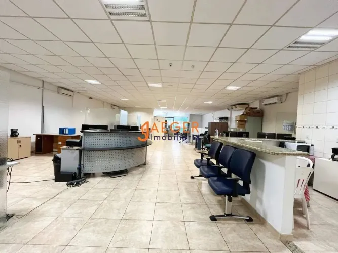 Excelente Ponto Comercial para Locação - Com ótima localização! - Por R$ 15.000,00