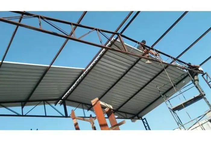 Vaga para pessoas com experiência em telhado metalico