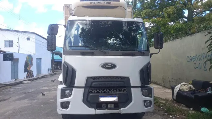 Ford Cargo 3031 Bitruck Frigorífico com Gancheira - Pronto para Trabalhar