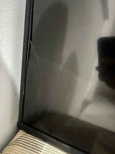 SMART TV 43 ROKU SEMP - TELA TRINCADA