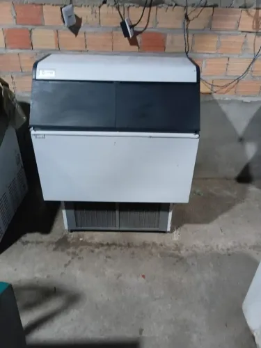 Máquina de fazer Gelo