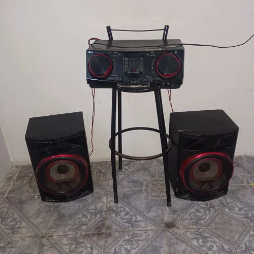 Rádio com dois microfones
