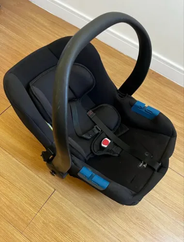 Vende-se Bebê conforto!