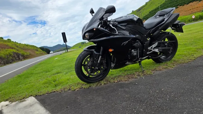 YAMAHA YZF-R1 À VENDA