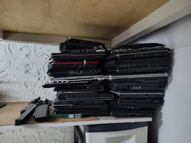 Lote com 20 sucatas de Notebook