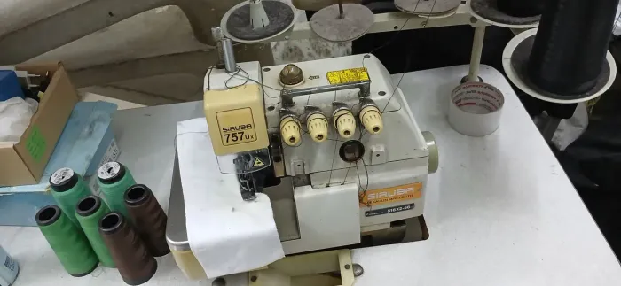 Maquina siruba overloque e inteloque Aceito troca na interloque 4 fios