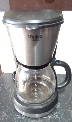 Cafeteira Philco PH30 Plus - USADO - cafezinhos, copo de vidro.