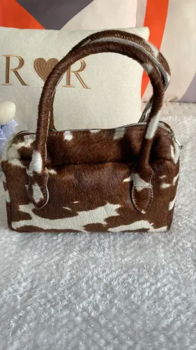 Bolsa de couro legítimo com pelo