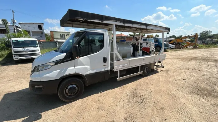 Iveco caminhonete 35.160 com mini hidrojato Ano 2022