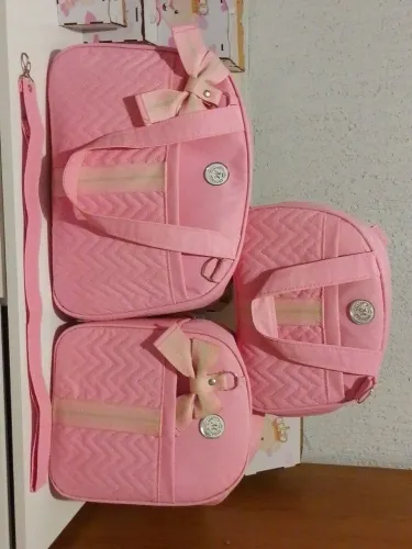 Vende-se kit bolsa maternidade rosa 