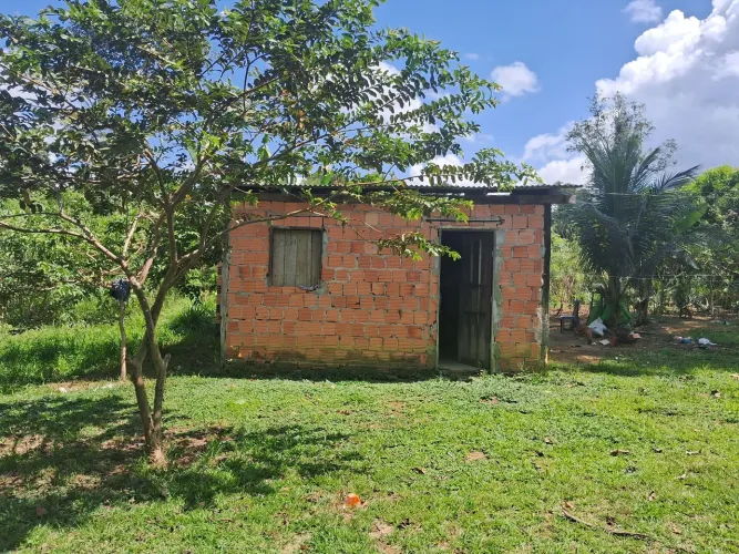 Casa á venda com terreno em autazes