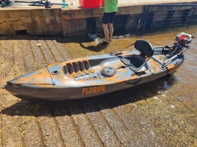 Caiaque pesca motorizado jet turbo