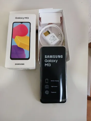 Samsung M13 seminovo