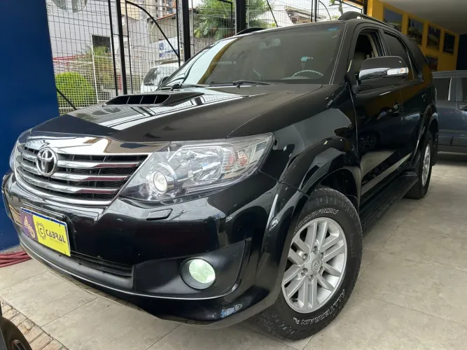 Toyota Hilux SW4 SR D4-d 4X4 3.0 TDI Dies. AUT 2012