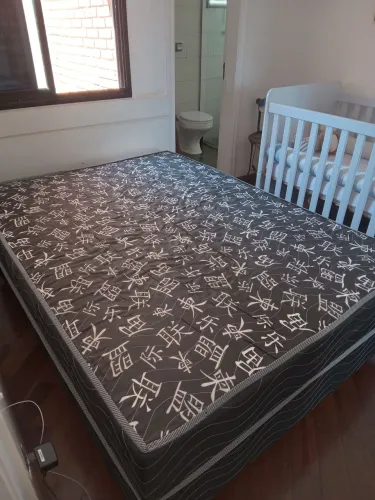 Cama Box casal conjugada com pouco uso. Conservada 