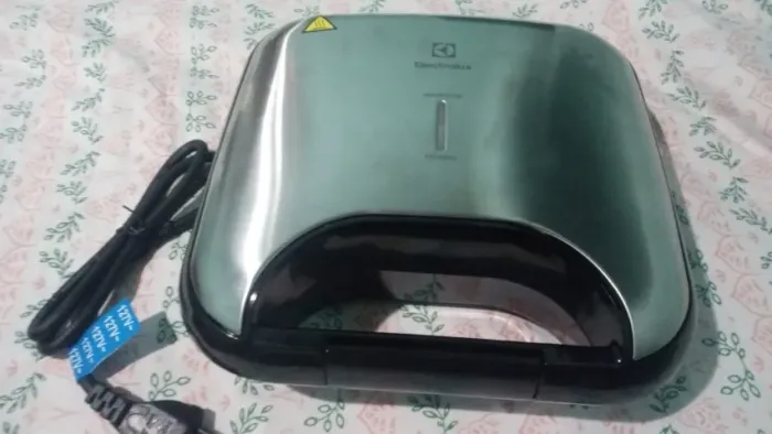 Sanduicheira Electrolux ESG20