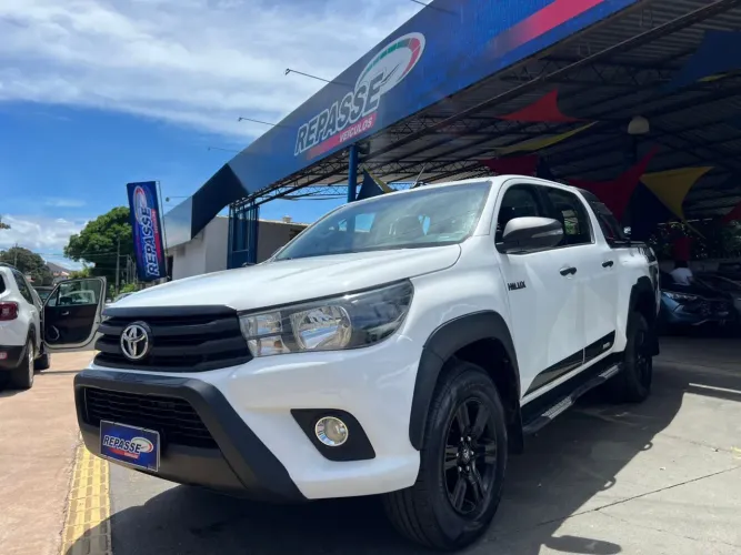 Toyota Hilux CD SR Chall. 4X4 2.8 TDI Dies Aut. 2018